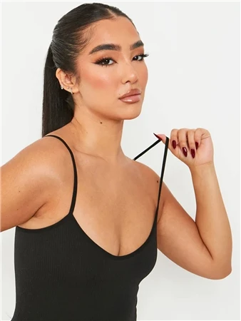 Missy Empire Black Sariah Ribbed Seamless Strappy Unitard 2 Missy Empire Black Sariah Ribbed Seamless Strappy Unitard - Image 2